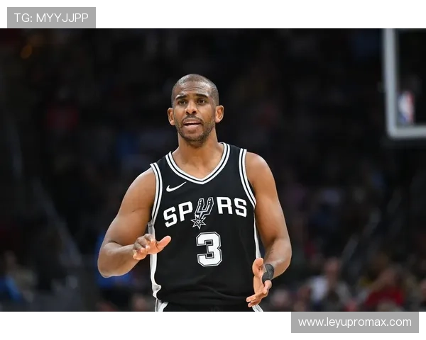 克里斯·保罗挡拆组织拉开空间，比上季助攻更高效