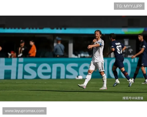 莫德里奇38岁还在跑，我家猫都比他懒