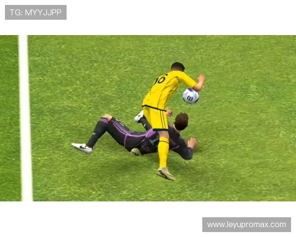 抱人算犯规吗？足球规则中哪些拉拽动作会被判罚