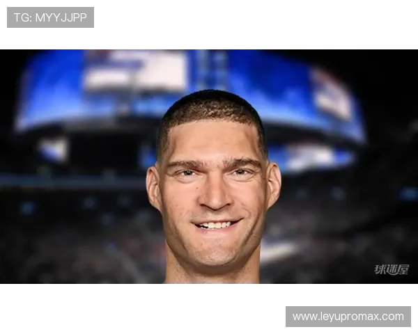 布鲁克·洛佩斯挡拆拉开空间提升球队三分效率